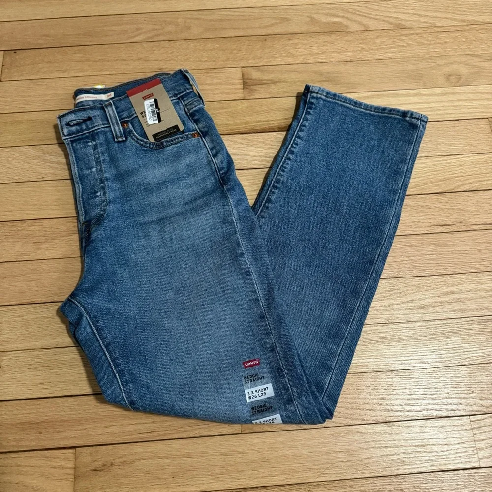NWT Levi’s high rise wedgie straight cropped jeans